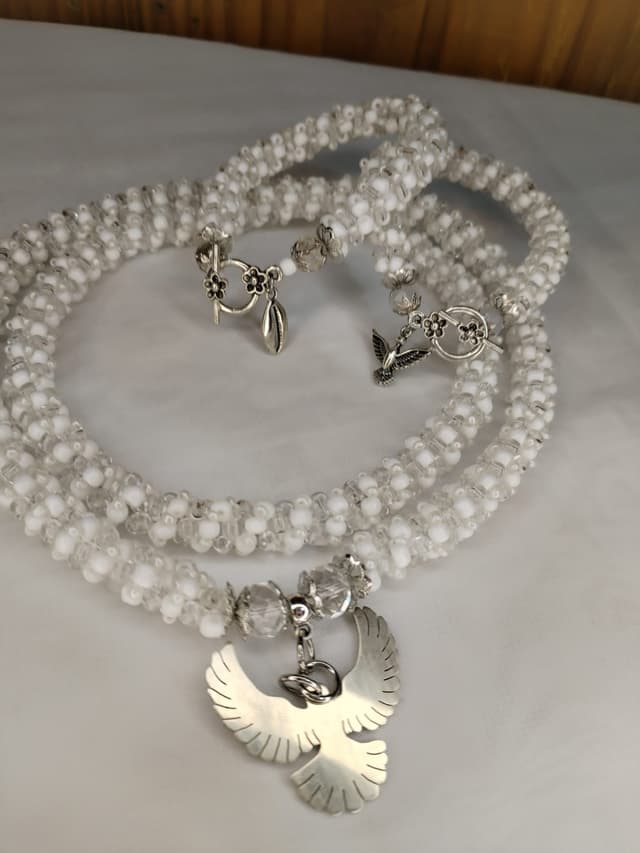 thumbnail of Chicote de misnaga y pulseras misangas