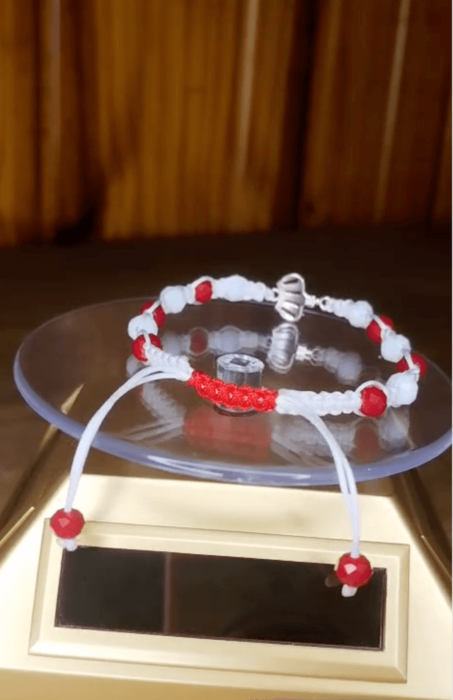 thumbnail of Pulseras de hilo Xango