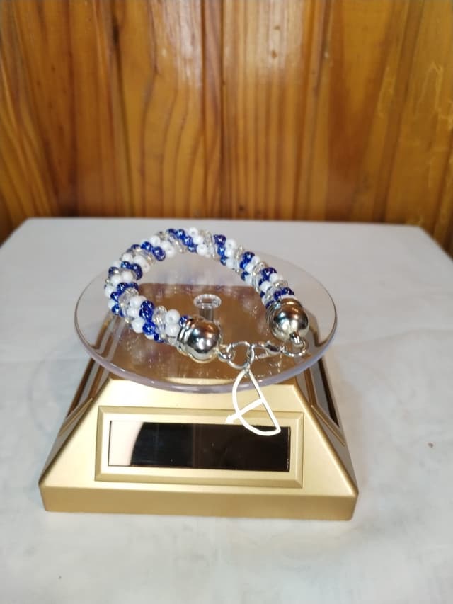 thumbnail of Pulsera chicote Ode