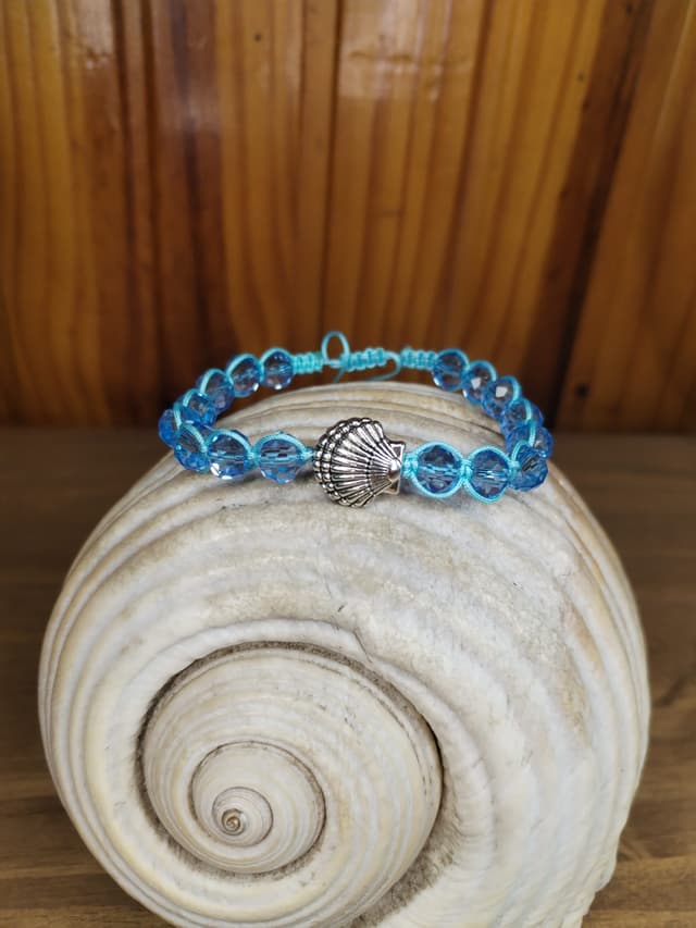 thumbnail of Pulseras para Iemanja de hilo cristales y dijes