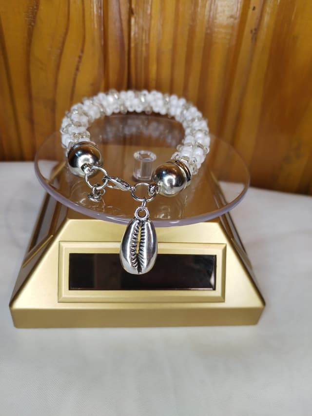 thumbnail of Pulseras Para Oxala en chicote
